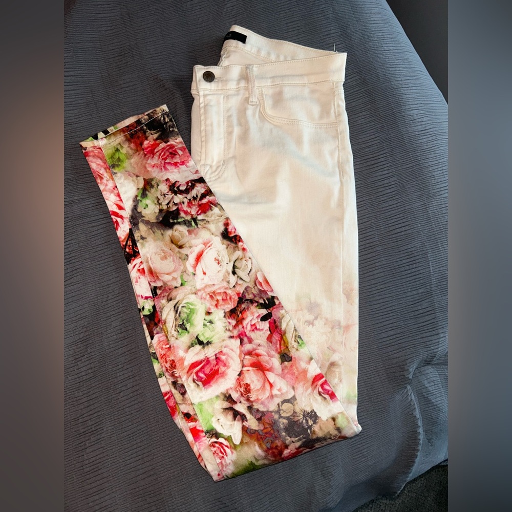 Floral pants 🌸🌺🌹 *worn once *